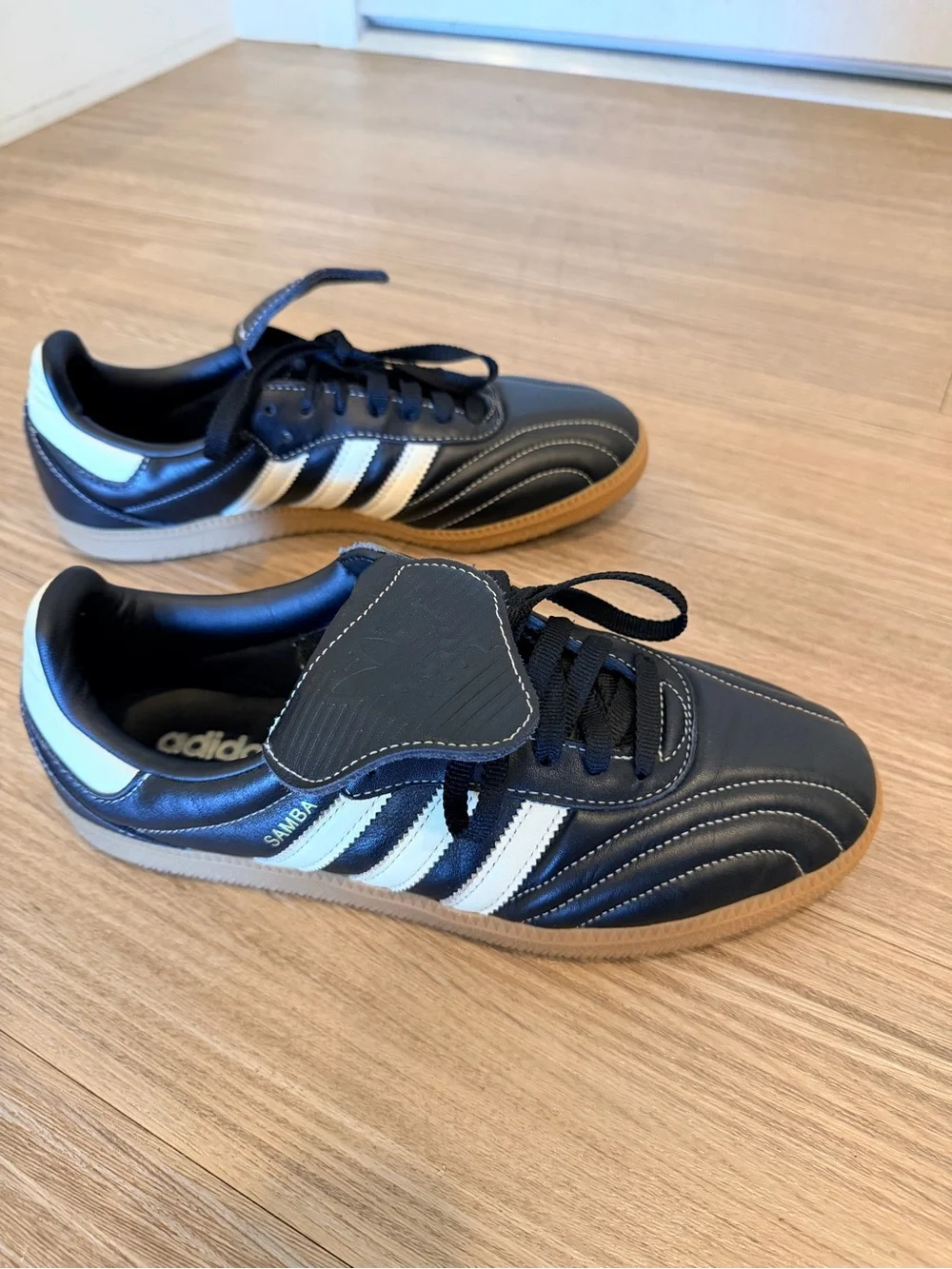 Adidas women Samba Shoes - Black/White